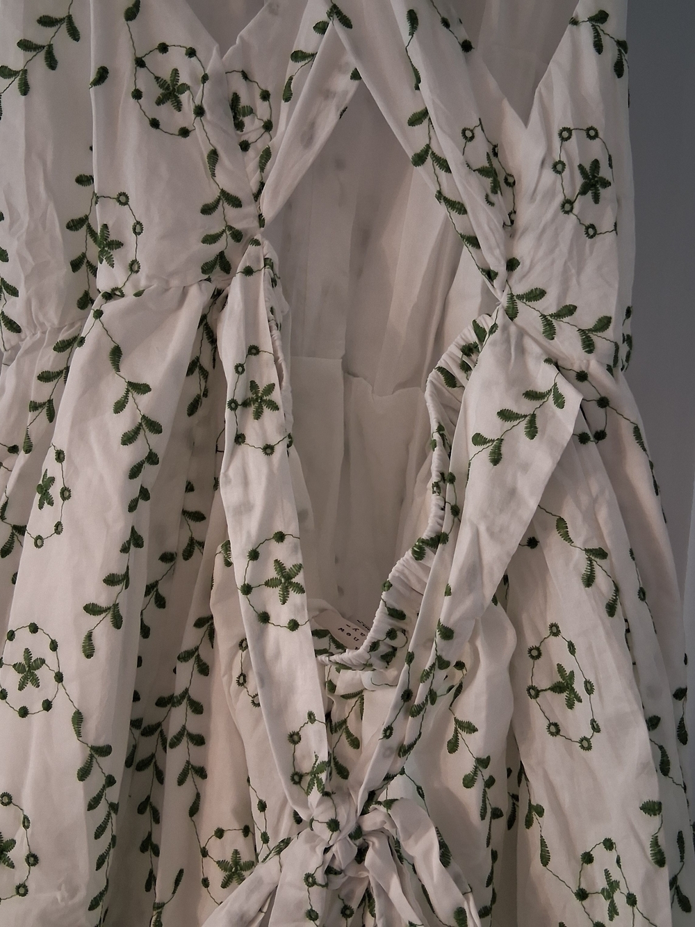 White Sleeveless Maxi Dress with Green Embroidered Motif XXL - Picture 8 of 10